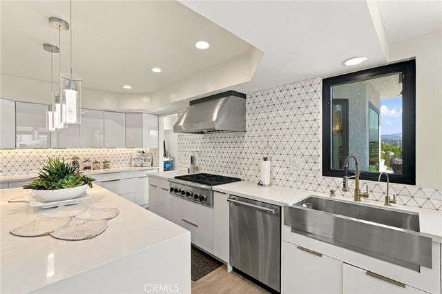 25901 Prairestone Drive, Laguna Hills, CA 92653