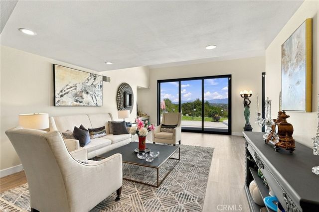 25901 Prairestone Drive, Laguna Hills, CA 92653
