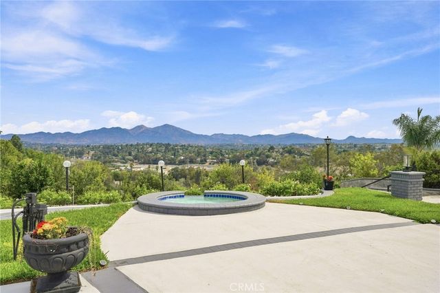 25901 Prairestone Drive, Laguna Hills, CA 92653