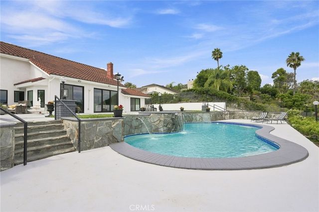 25901 Prairestone Drive, Laguna Hills, CA 92653
