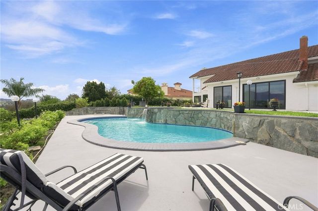 25901 Prairestone Drive, Laguna Hills, CA 92653