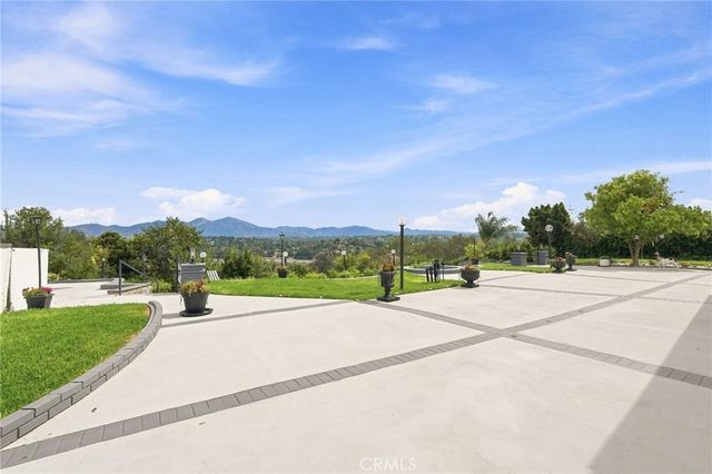 25901 Prairestone Drive, Laguna Hills, CA 92653