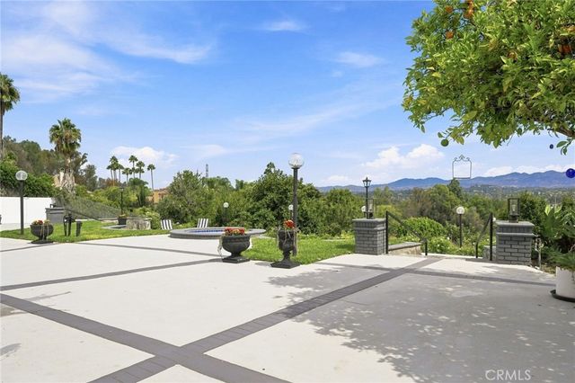 25901 Prairestone Drive, Laguna Hills, CA 92653