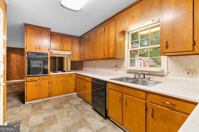 54 Ridgewood Drive, Cleveland, GA 30528