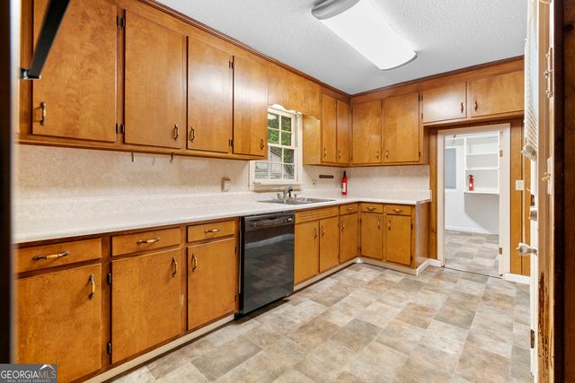 54 Ridgewood Drive, Cleveland, GA 30528
