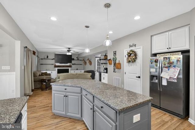 375 DELAWARE RIVER DR, Clayton, DE 19938