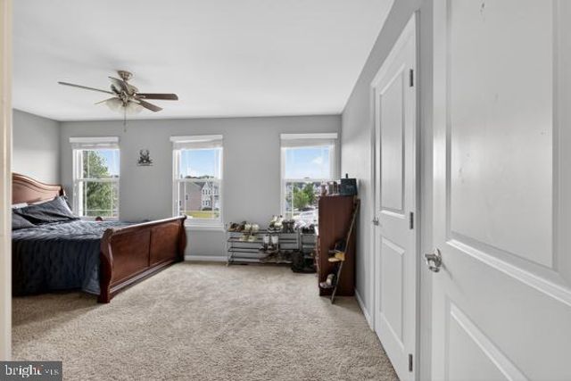 375 DELAWARE RIVER DR, Clayton, DE 19938