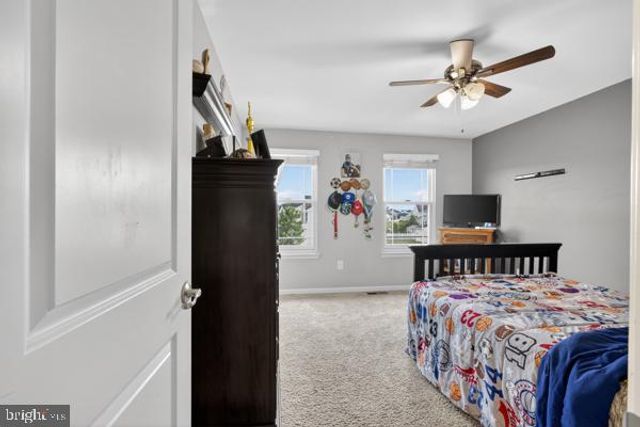 375 DELAWARE RIVER DR, Clayton, DE 19938