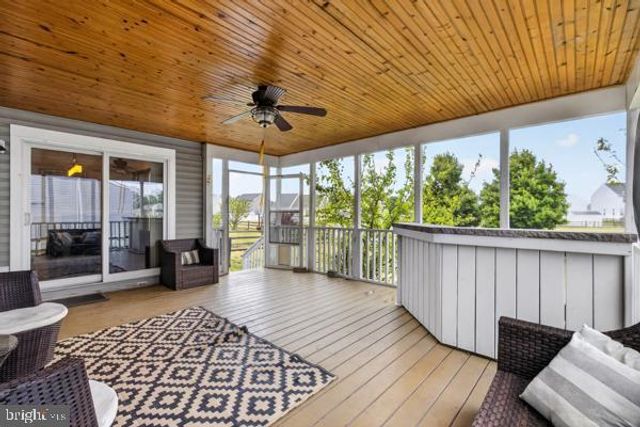 375 DELAWARE RIVER DR, Clayton, DE 19938