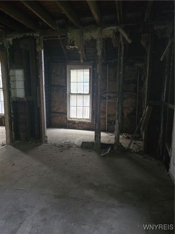 62 Grand Street, Lockport City, NY 14094