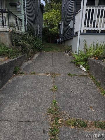 62 Grand Street, Lockport City, NY 14094