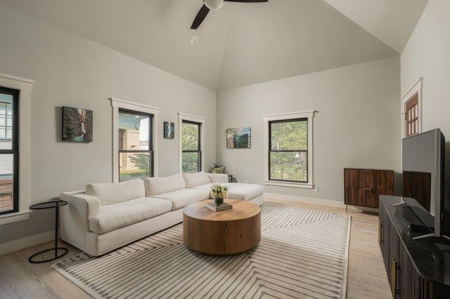 620 W 21st Street, Houston, TX 77008