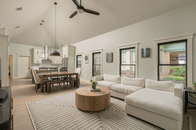620 W 21st Street, Houston, TX 77008