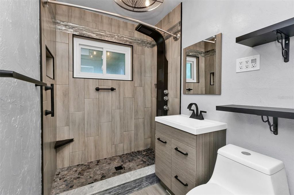 Image 7 of property listing at 22050 CATHERINE AVENUE, Port Charlotte, FL 33952