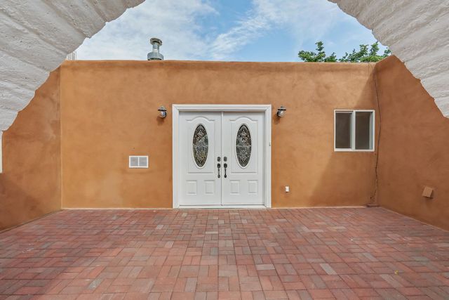 808 Villa Verde Drive SE, Rio Rancho, NM 87124