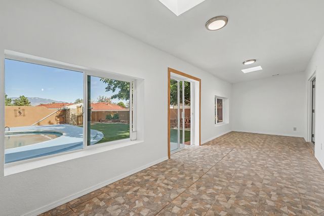 808 Villa Verde Drive SE, Rio Rancho, NM 87124