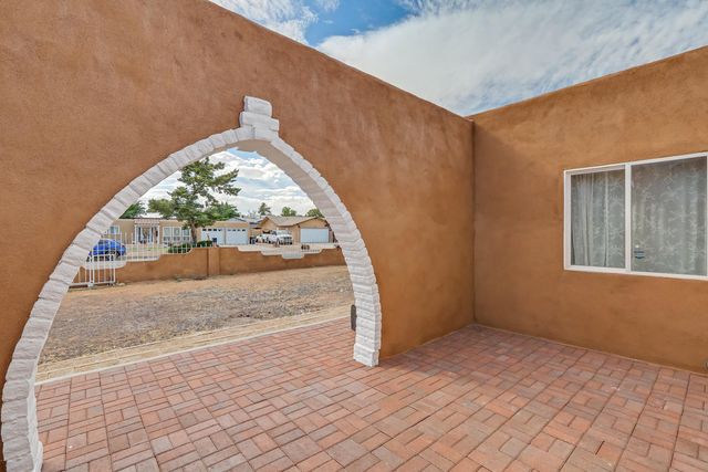 808 Villa Verde Drive SE, Rio Rancho, NM 87124