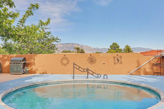 808 Villa Verde Drive SE, Rio Rancho, NM 87124
