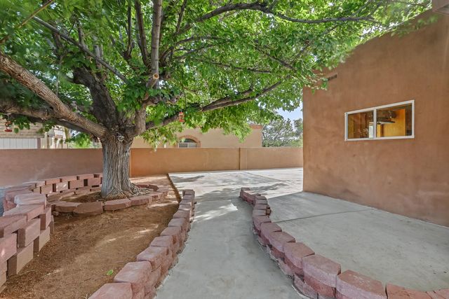 808 Villa Verde Drive SE, Rio Rancho, NM 87124