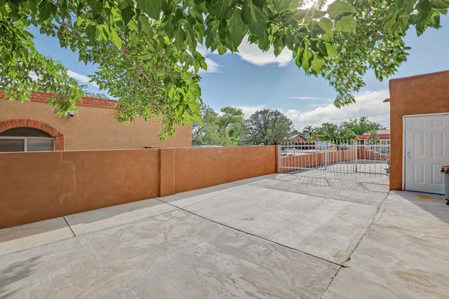 808 Villa Verde Drive SE, Rio Rancho, NM 87124