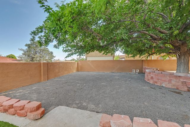 808 Villa Verde Drive SE, Rio Rancho, NM 87124