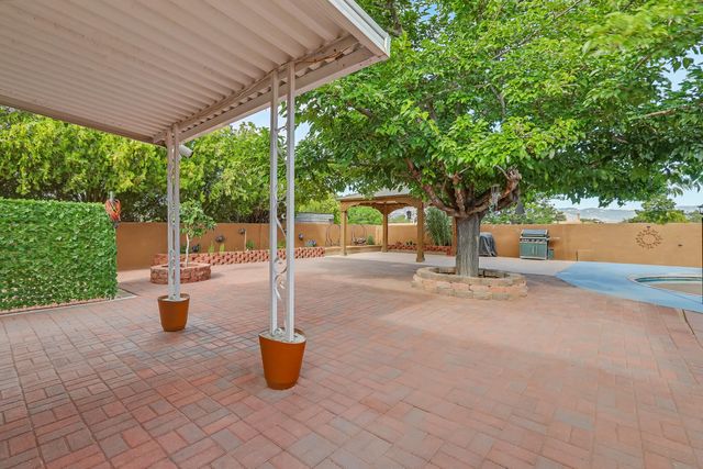 808 Villa Verde Drive SE, Rio Rancho, NM 87124