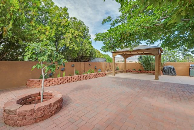 808 Villa Verde Drive SE, Rio Rancho, NM 87124