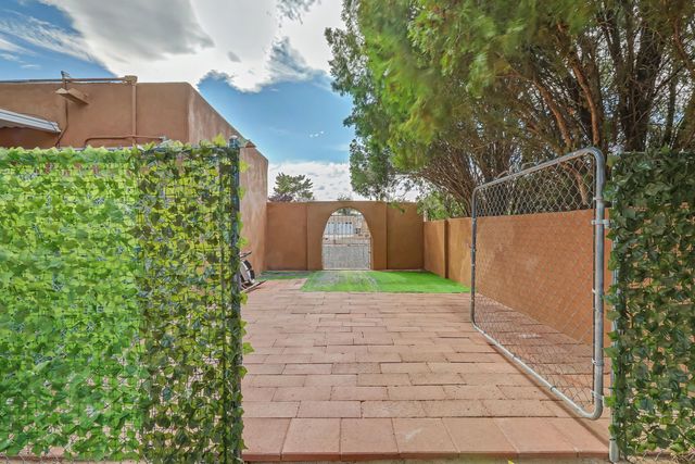 808 Villa Verde Drive SE, Rio Rancho, NM 87124