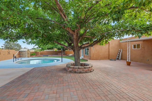 808 Villa Verde Drive SE, Rio Rancho, NM 87124