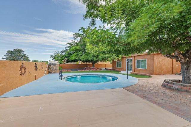 808 Villa Verde Drive SE, Rio Rancho, NM 87124