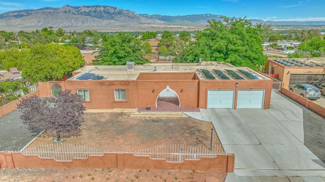 808 Villa Verde Drive SE, Rio Rancho, NM 87124