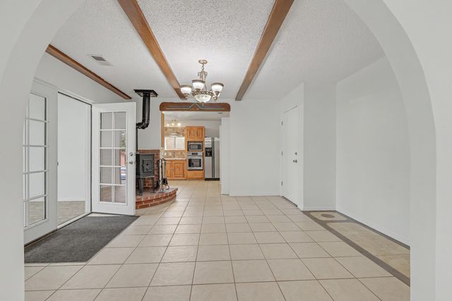 808 Villa Verde Drive SE, Rio Rancho, NM 87124