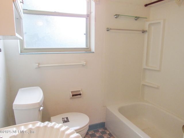 1065 UNDERHILL Drive, Jacksonville, FL 32211
