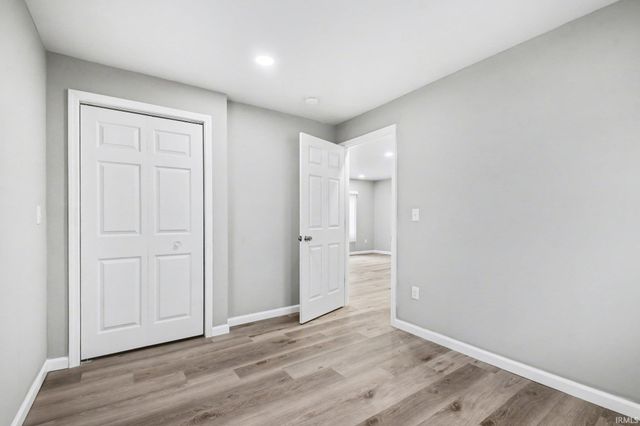 2105 S Taylor Street, South Bend, IN 46613