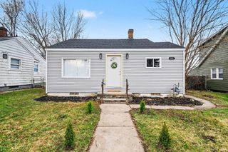 2105 S Taylor Street, South Bend, IN 46613