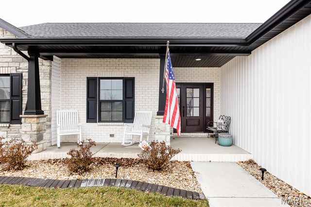 1113 Menominee Trail, Mascoutah, IL 62258