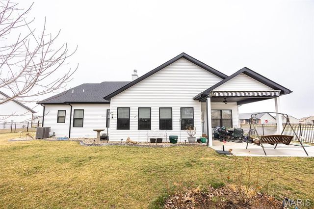 1113 Menominee Trail, Mascoutah, IL 62258