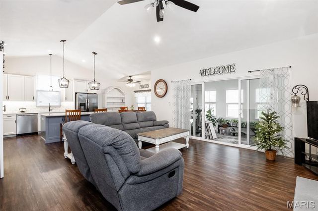1113 Menominee Trail, Mascoutah, IL 62258