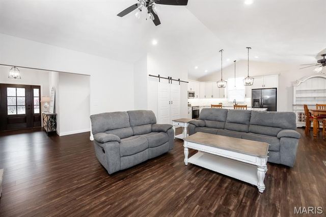 1113 Menominee Trail, Mascoutah, IL 62258