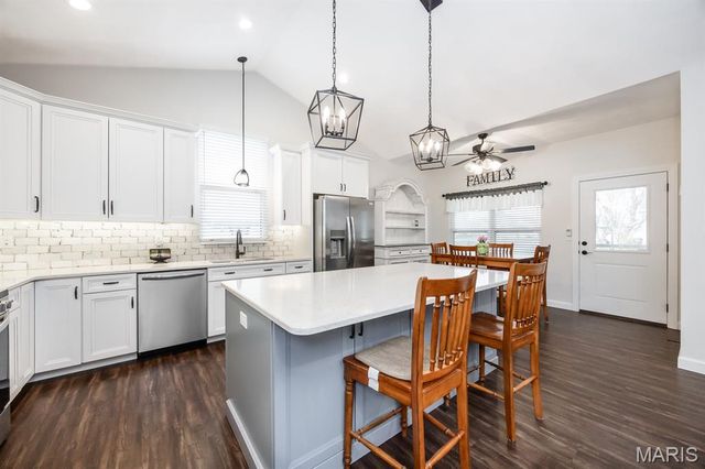 1113 Menominee Trail, Mascoutah, IL 62258