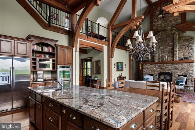 6483 CHESHIRE LN, Marshall, VA 20115