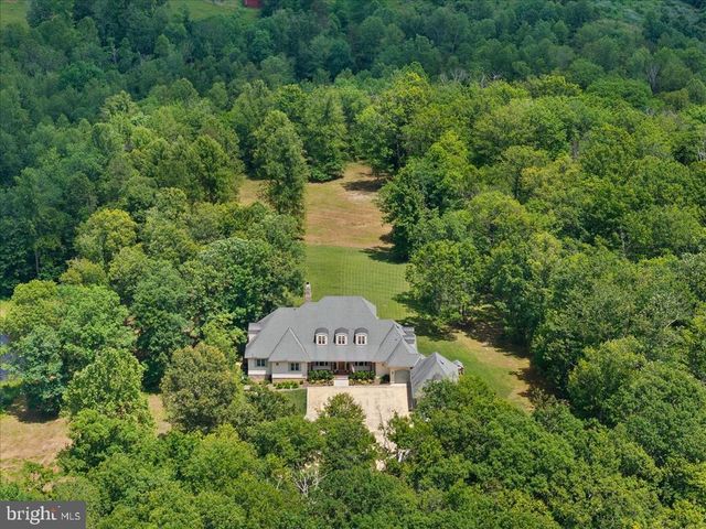 6483 CHESHIRE LN, Marshall, VA 20115