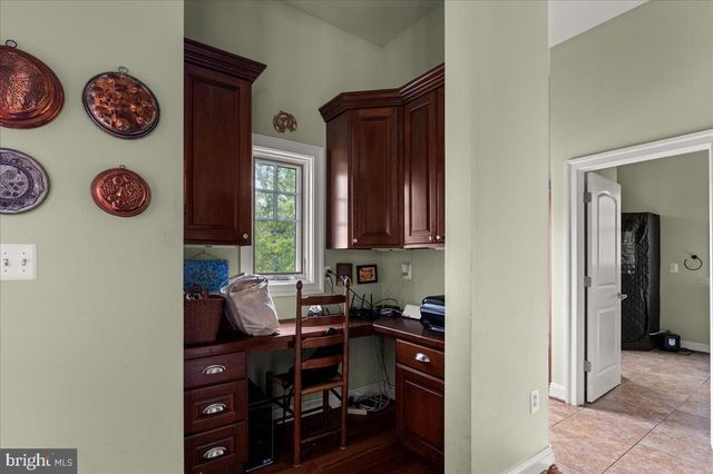 6483 CHESHIRE LN, Marshall, VA 20115