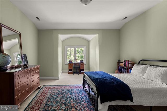 6483 CHESHIRE LN, Marshall, VA 20115