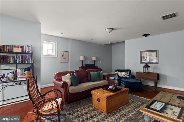 6483 CHESHIRE LN, Marshall, VA 20115