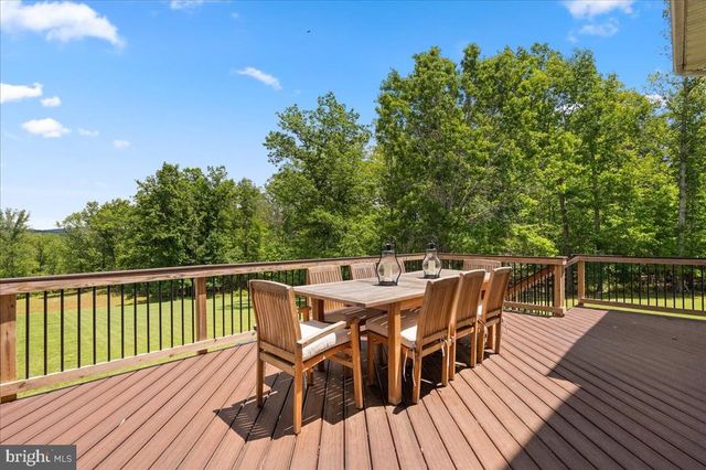 6483 CHESHIRE LN, Marshall, VA 20115