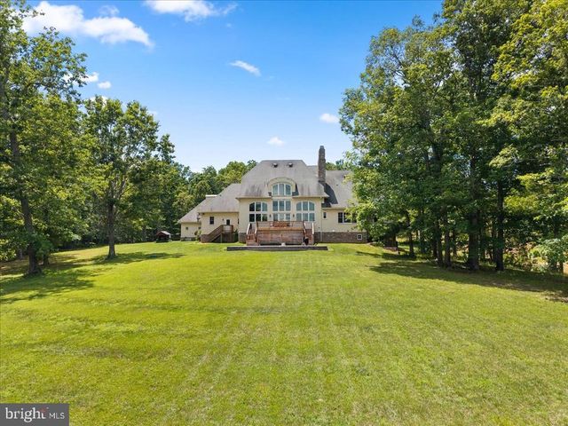 6483 CHESHIRE LN, Marshall, VA 20115