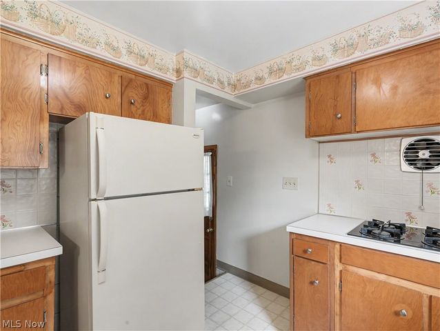 186 E Woodsdale Avenue, Akron, OH 44301