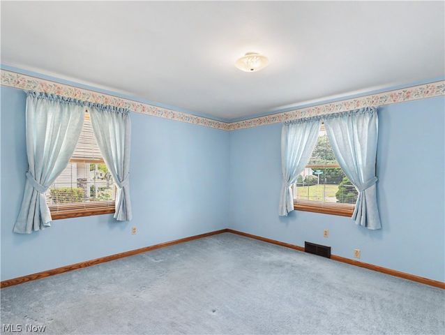 186 E Woodsdale Avenue, Akron, OH 44301