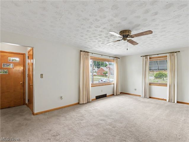 186 E Woodsdale Avenue, Akron, OH 44301